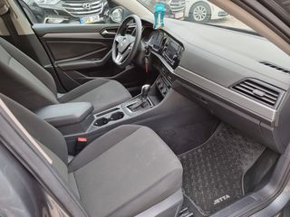 Volkswagen Jetta foto 12