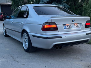 BMW 5 Series foto 3