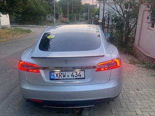 Tesla Model S foto 2