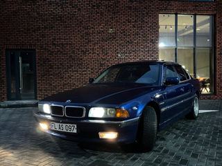 BMW 7 Series foto 8