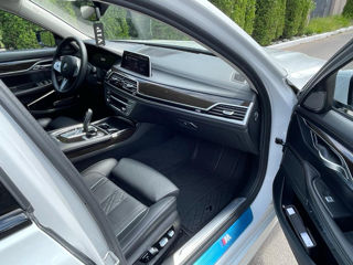 BMW 7 Series foto 13