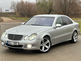 Mercedes E-Class foto 2