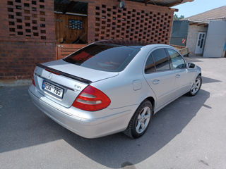 Mercedes E-Class foto 2