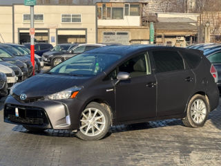 Toyota Prius v