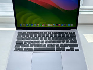 MacBook Air 2020 / M1 / RAM 8GB / SSD 256GB