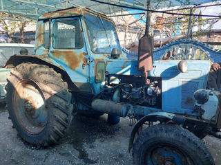 Tractor MTZ 80 foto 2