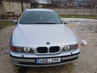 BMW 5 Series foto 3