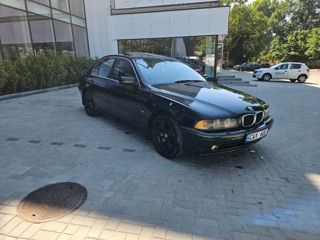 BMW 5 Series foto 3