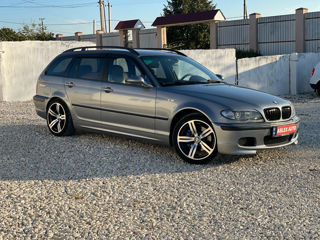 BMW 3 Series Touring foto 3