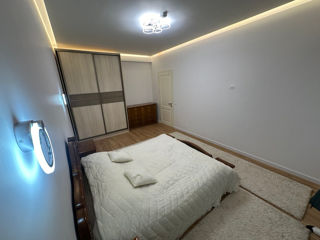 Apartament cu 2 camere, 70 m², Centru, Chișinău foto 4