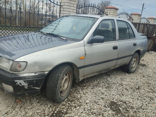 Nissan Sunny foto 5