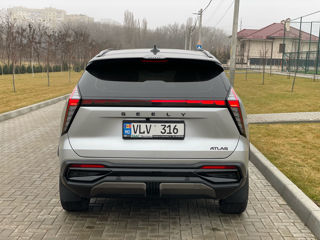 Geely Atlas foto 6