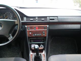 Mercedes Series (W124) foto 4