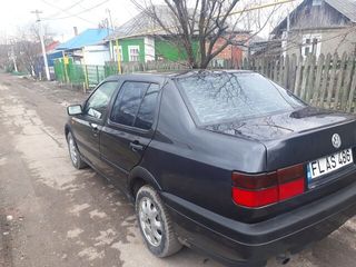 Volkswagen Vento foto 2