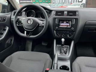 Volkswagen Jetta foto 5