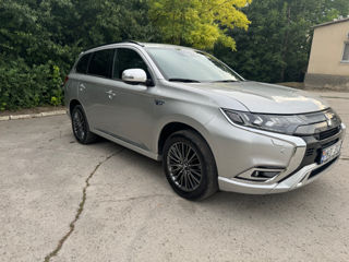 Mitsubishi Outlander foto 3