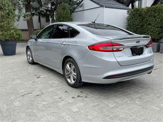 Ford Fusion foto 4