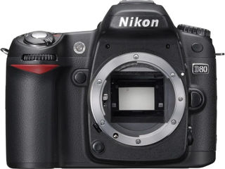 Цифровой фотоаппарат Nikon D200 Body, Nikon D5000 Body, Nikon D80 Body + Battery Grip Meike D80 foto 3