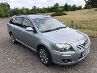 Toyota Avensis foto 7