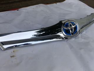 Накладка решетки радиатора Toyota auris hybrid 2010-2012 foto 4