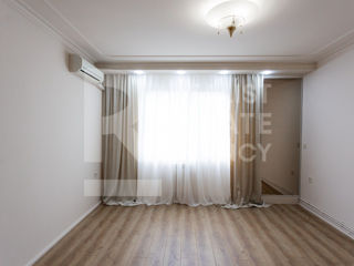 Apartament cu 5 camere sau mai multe, 240 m², Centru, Chișinău foto 11