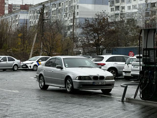 BMW 5 Series foto 4