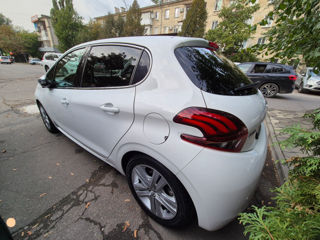 Peugeot 208 foto 5