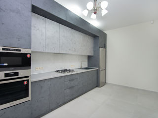 Apartament cu 2 camere, 63 m², Botanica, Chișinău foto 3