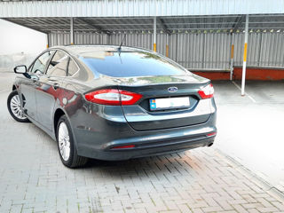 Ford Fusion foto 10