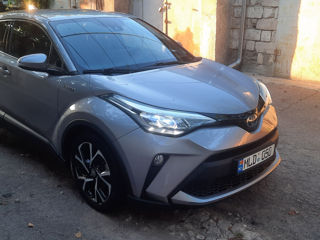 Toyota C-HR foto 2