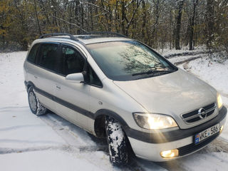 Opel Zafira foto 2