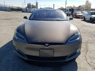 Tesla Model S foto 1