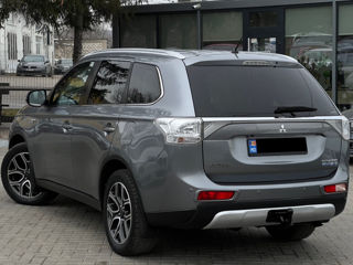 Mitsubishi Outlander foto 3