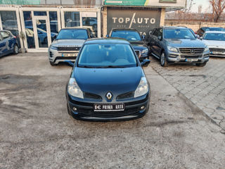 Renault Clio foto 2