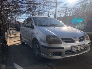 Nissan Almera Tino foto 2