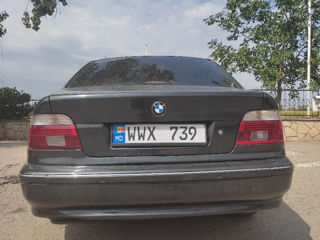 BMW 5 Series foto 4