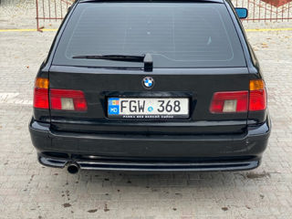 BMW 5 Series foto 6