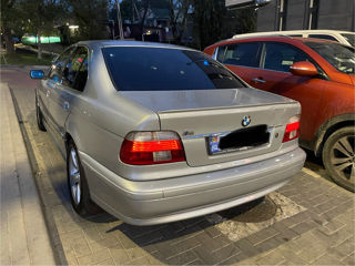 BMW 5 Series foto 8