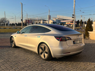 Tesla Model 3 foto 7