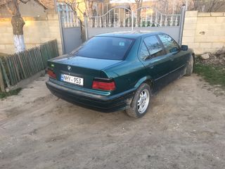 BMW 3 Series foto 1