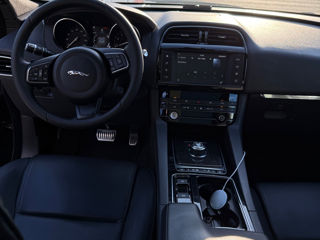 Jaguar F-PACE foto 7