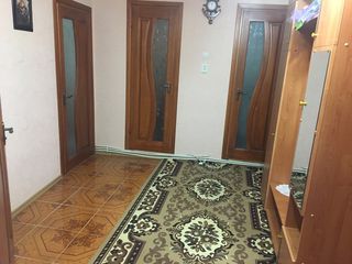 Se vinde apartament mobilat in orasul Cantemir ! Pret usor negociabil! foto 7