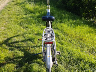 Bicicleta hibrid. foto 3