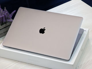 MacBook Pro 16 Retina 2019 (Core i7 9750H/16Gb DDR4/512Gb SSD/4Gb Radeon Pro 5300M/16") foto 11