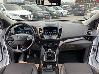 Ford Kuga foto 8