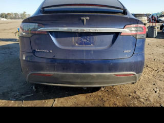 Tesla Model X foto 3