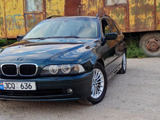 BMW 5 Series foto 1