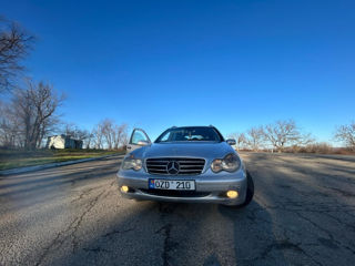 Mercedes C-Class foto 4