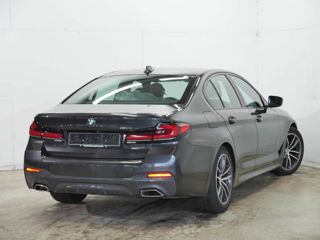 BMW 5 Series foto 4