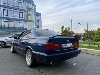 BMW 5 Series foto 2